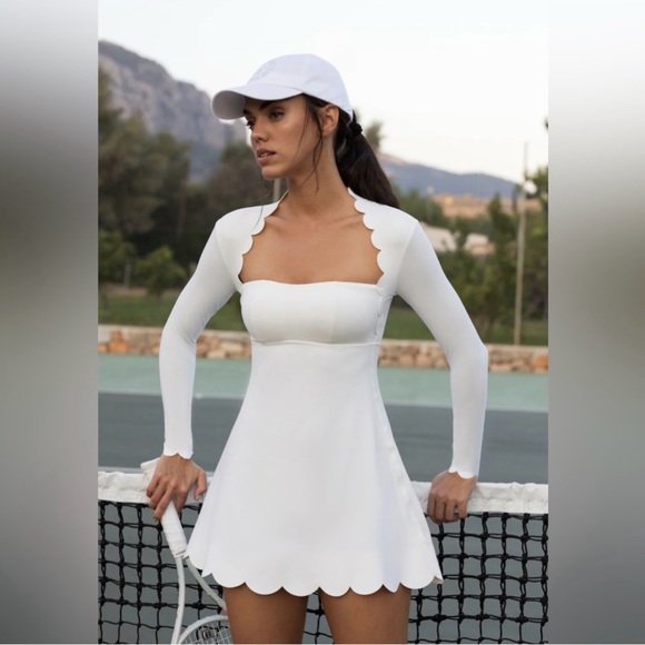 Wiskii Dresses & Skirts - NWOT Enchanting Scallop A-Line
Dress activewear